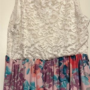 XL lace and floral dress